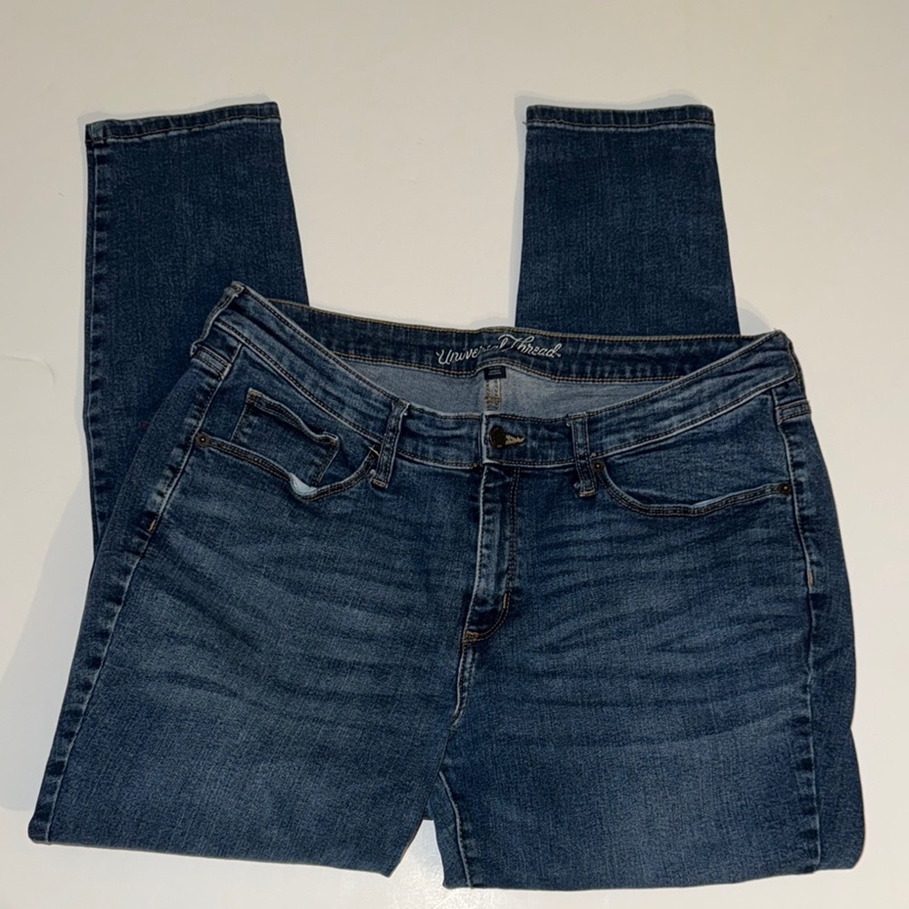 Universal Thread Blue Jeans Classic Fit Size 16  NEW